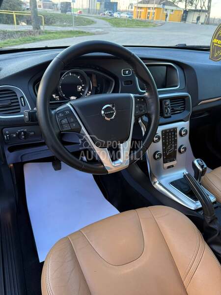 Volvo V40 2.0D/PAN0/F-ULL