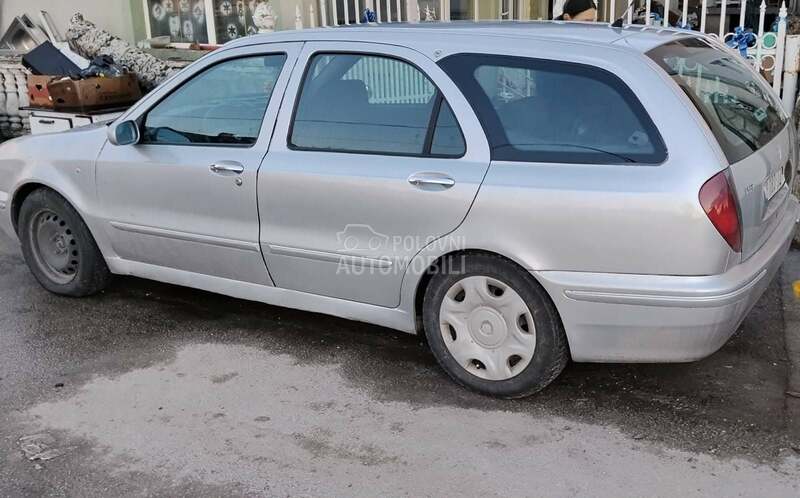 Lancia Lybra 