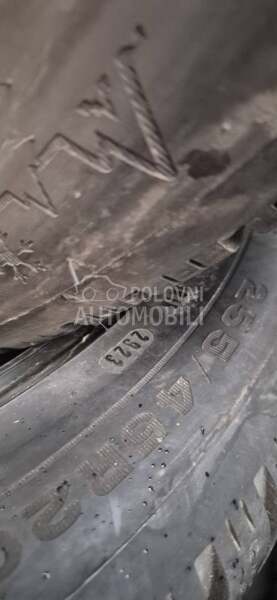 Dunlop 255/45 R20 Zimska