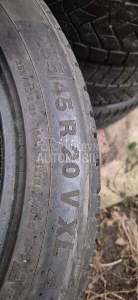 Dunlop 255/45 R20 Zimska