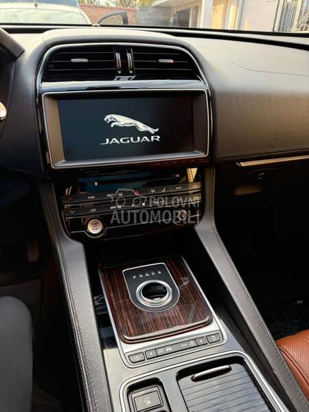 Jaguar F pace 