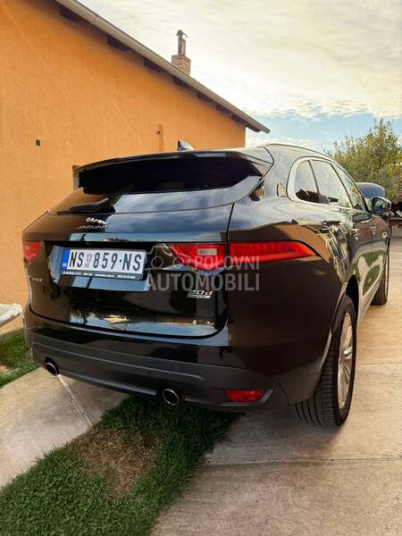 Jaguar F pace 