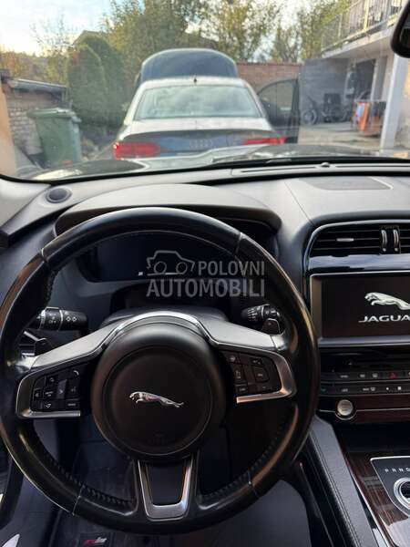 Jaguar F pace 