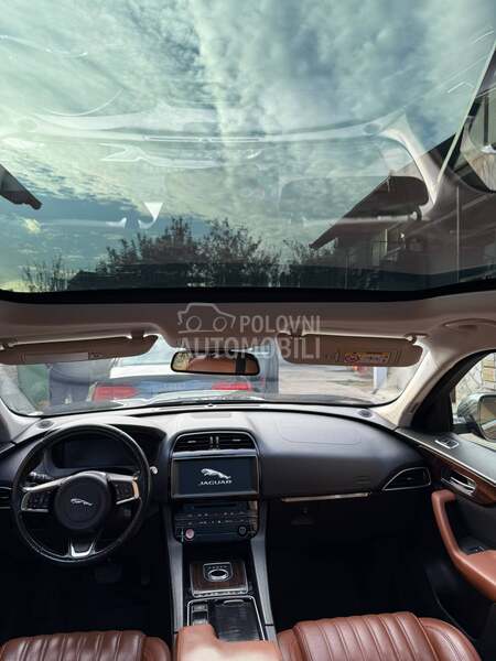 Jaguar F pace 