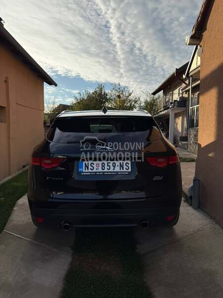 Jaguar F pace 