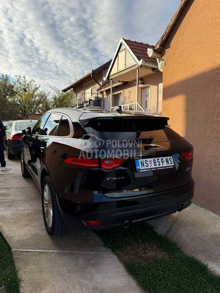 Jaguar F pace 