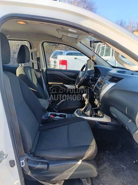 Nissan Navara 