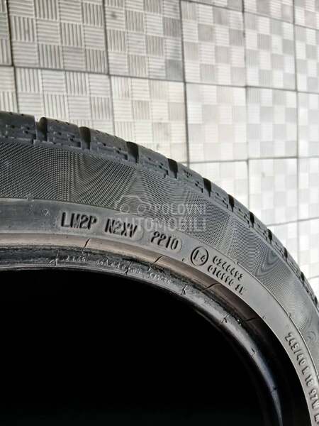 Continental 245/40 R18 Zimska