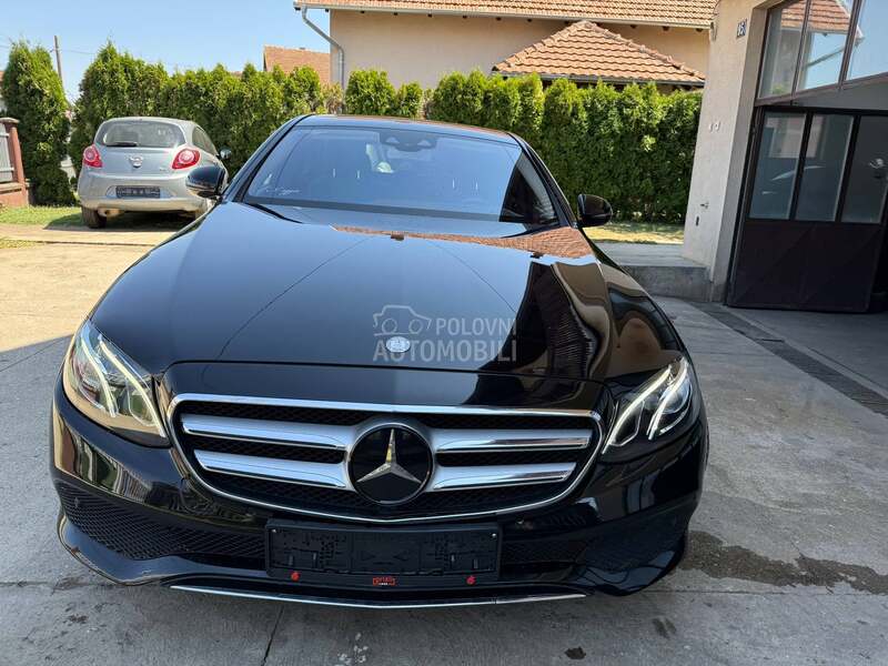 Mercedes Benz E 220 E 220 Virtual ful