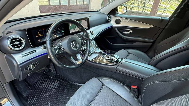 Mercedes Benz E 220 E 220 Virtual ful