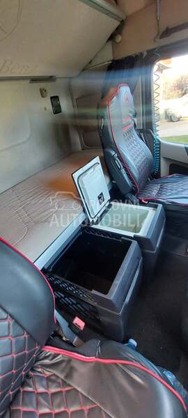 Mercedes Benz Actros 1845 Mega