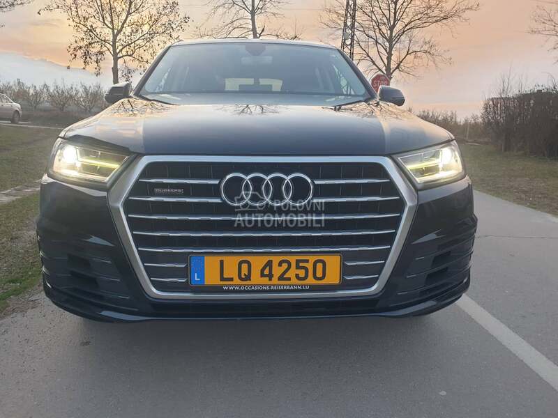 Audi Q7 sline