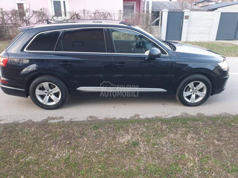 Audi Q7 sline