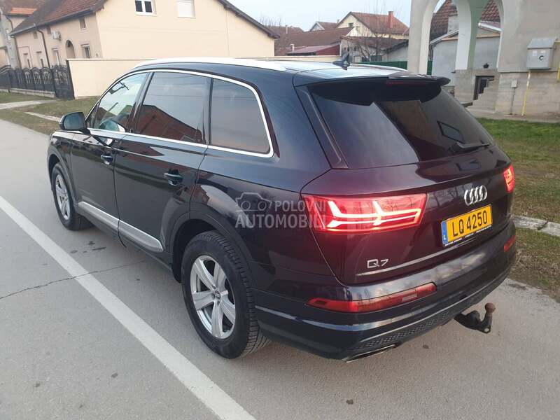 Audi Q7 sline