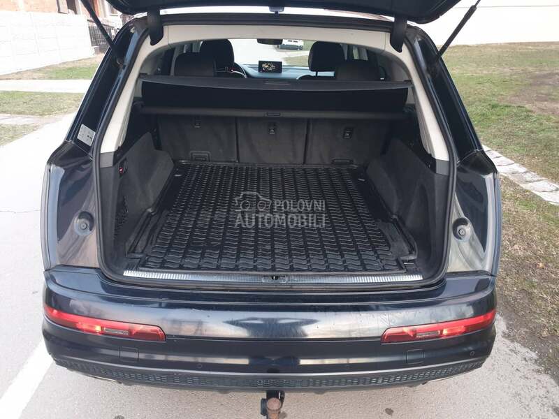 Audi Q7 sline