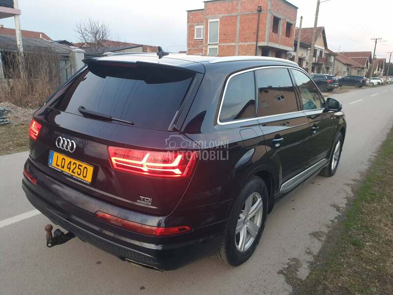 Audi Q7 sline