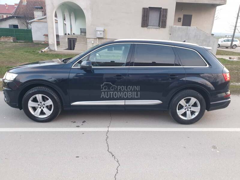 Audi Q7 sline