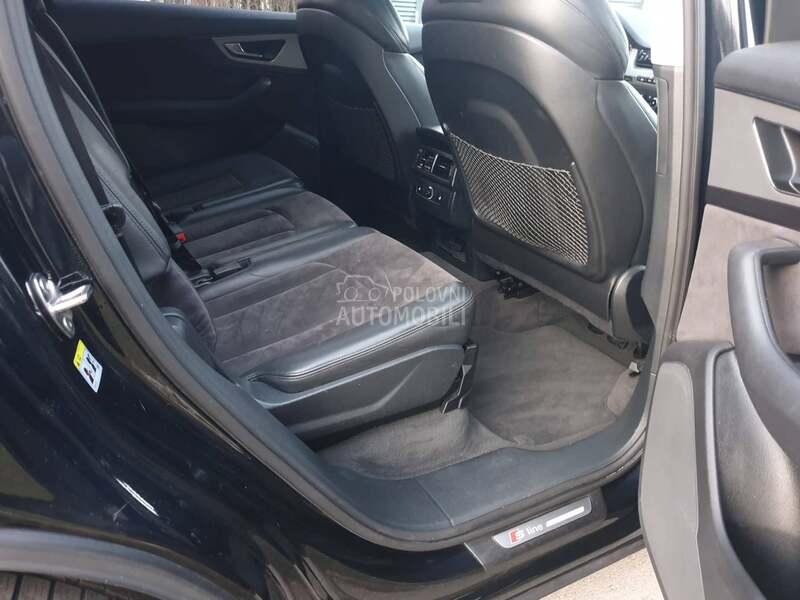 Audi Q7 sline