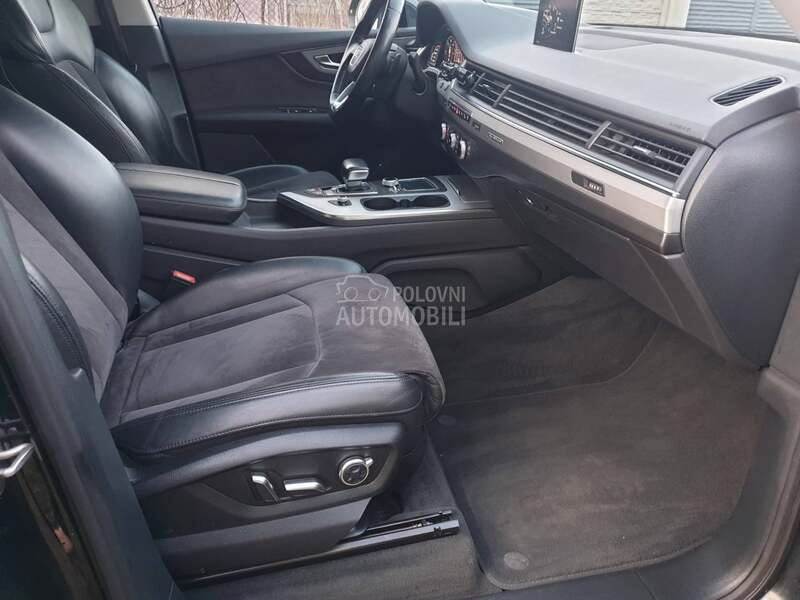 Audi Q7 sline
