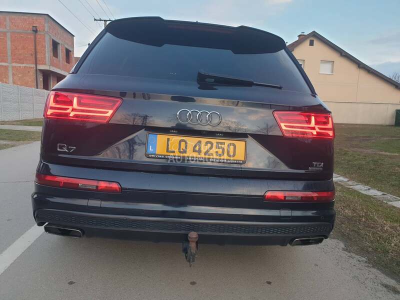 Audi Q7 sline