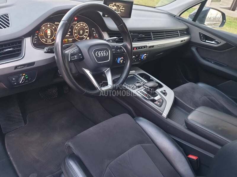 Audi Q7 sline