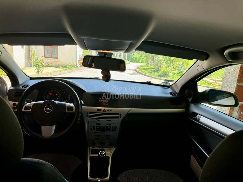 Opel Astra H GTC