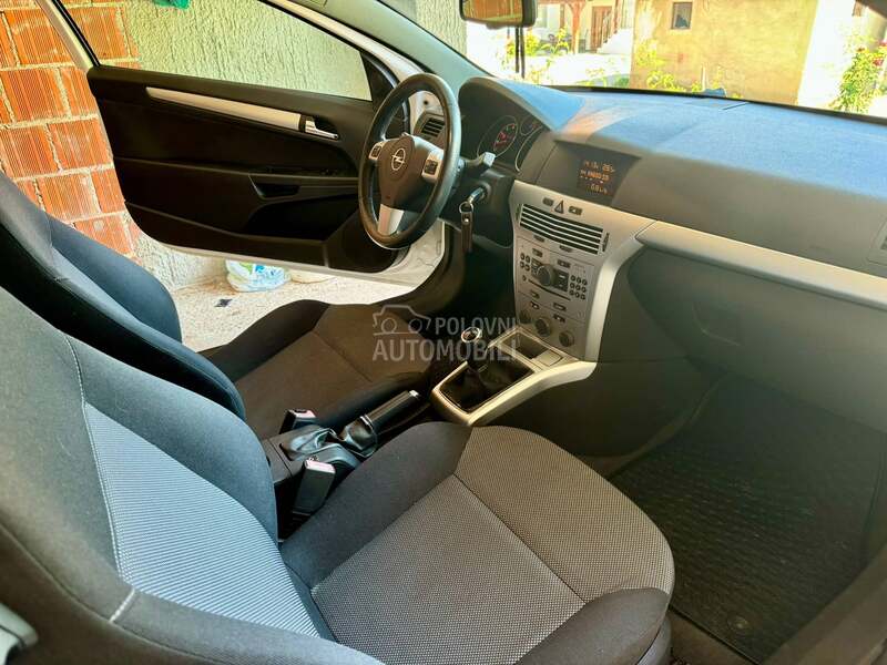 Opel Astra H GTC