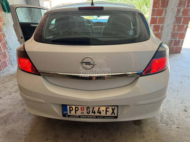 Opel Astra H GTC