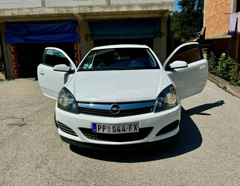 Opel Astra H GTC