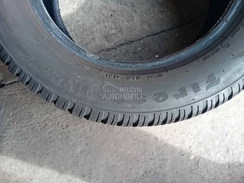 Firestone 215/60 R16 Zimska