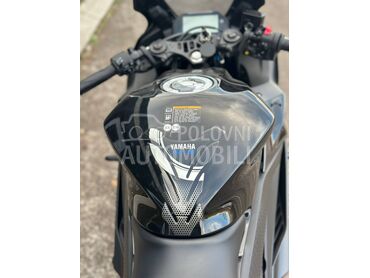 Yamaha r3