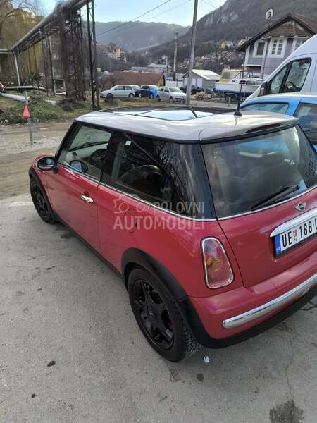 MINI Cooper 1.6