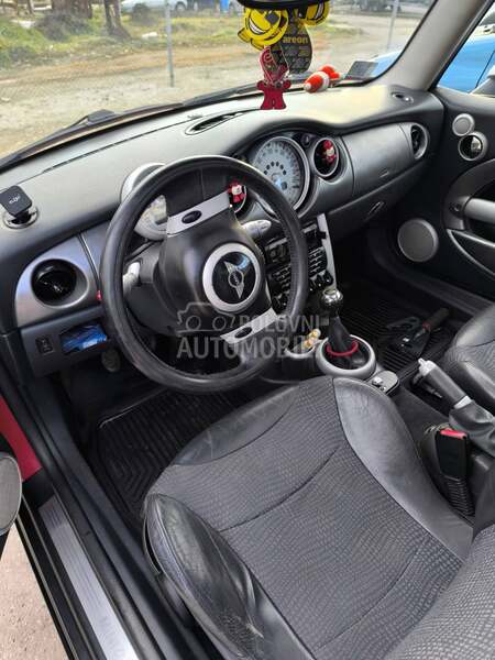 MINI Cooper 1.6