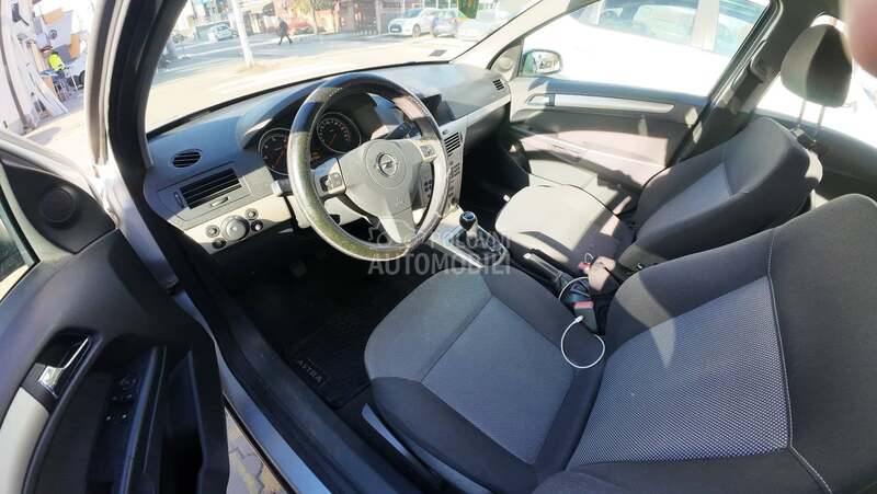Opel Astra H 