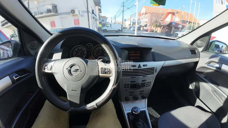 Opel Astra H 