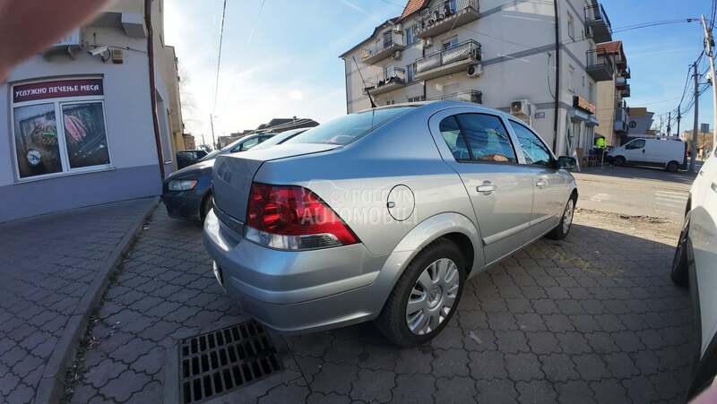 Opel Astra H 