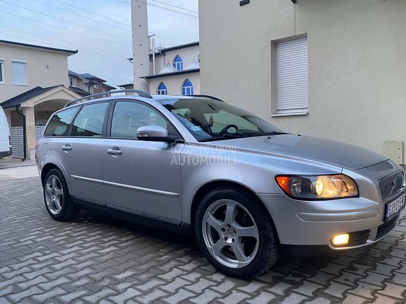 Volvo V50 d5
