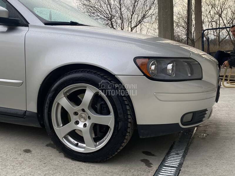 Volvo V50 d5