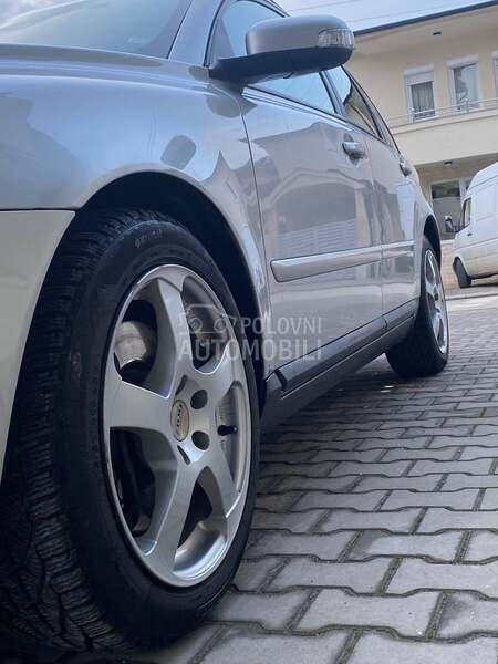Volvo V50 d5