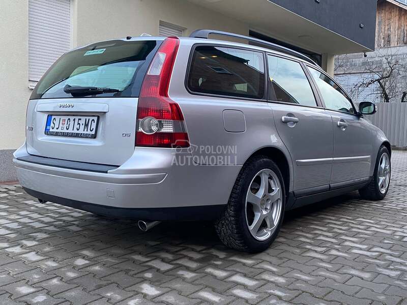 Volvo V50 d5