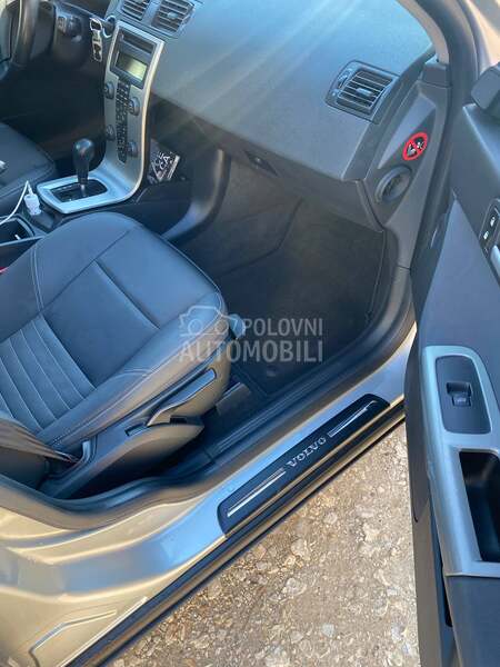 Volvo V50 d5