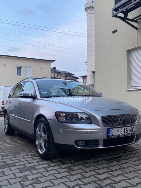 Volvo V50 d5