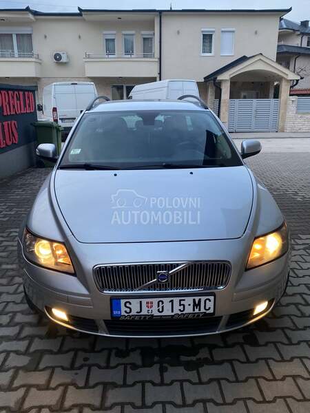 Volvo V50 d5