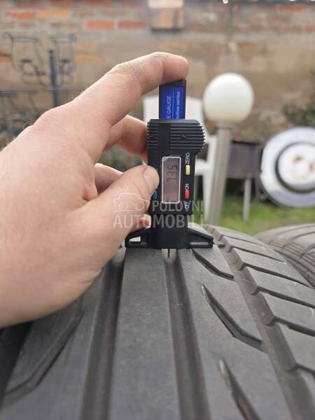 Semperit 235/45 R19 Letnja