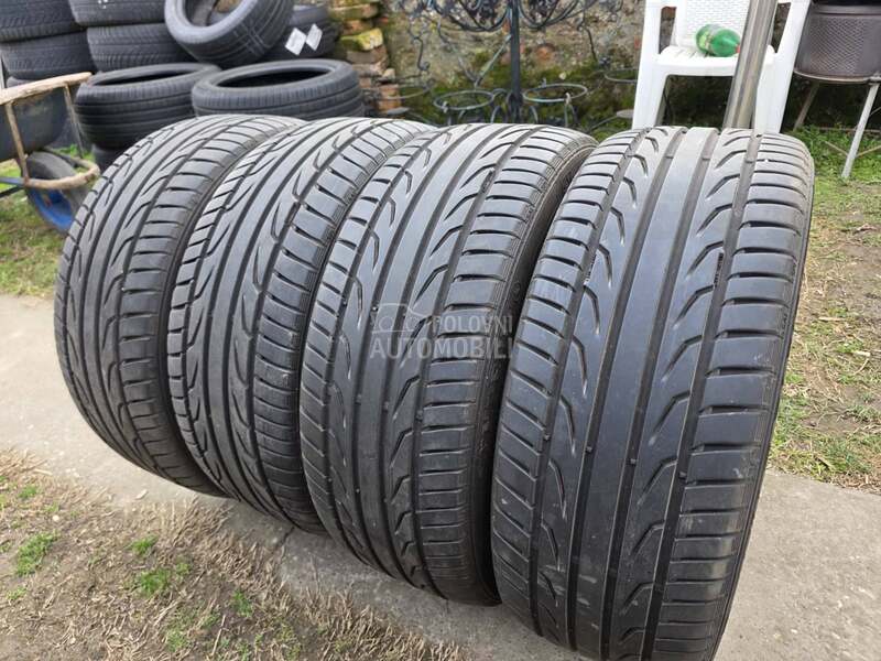 Semperit 235/45 R19 Letnja