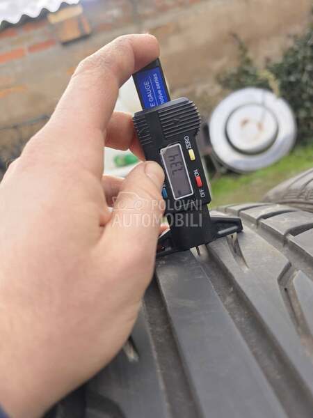 Semperit 235/45 R19 Letnja