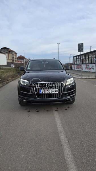 Audi Q7 