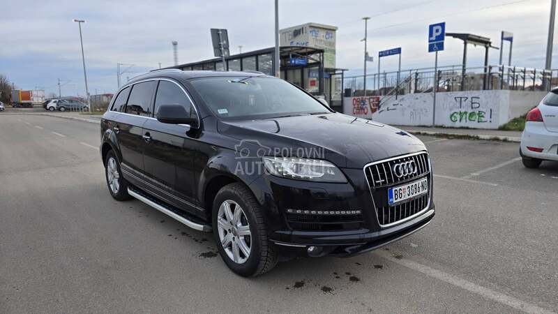 Audi Q7 