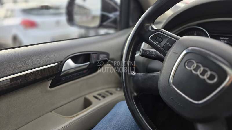 Audi Q7 