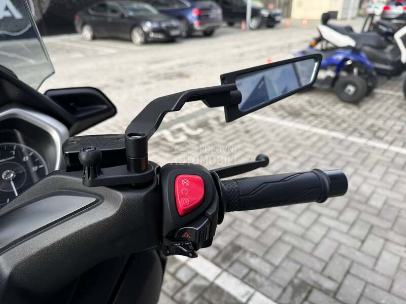 Yamaha X MAX 300 XMAX